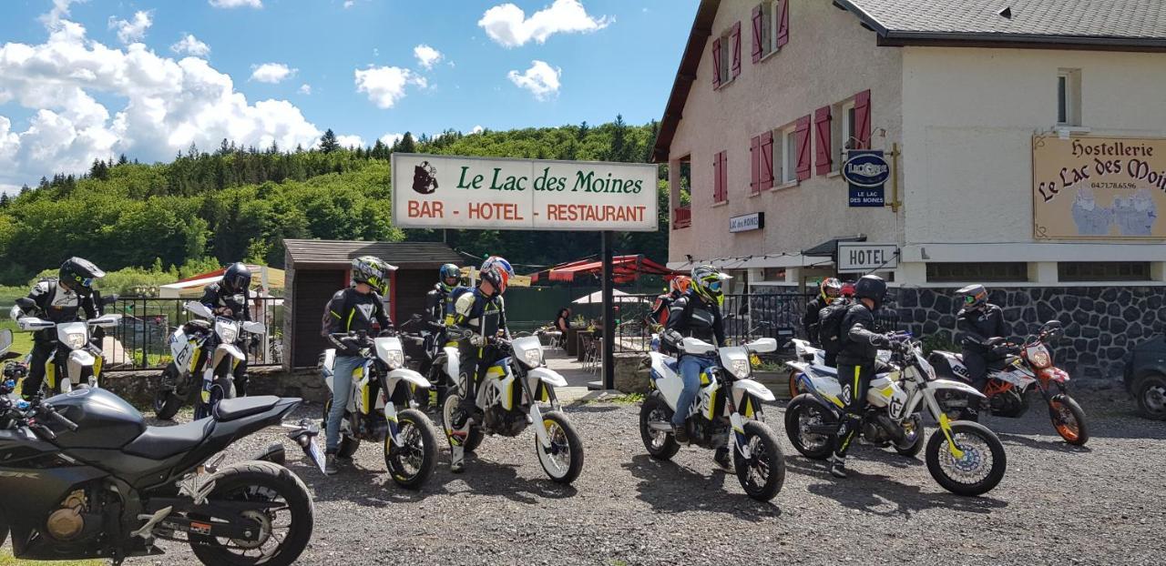 Le Lac Des Moines Condat  エクステリア 写真