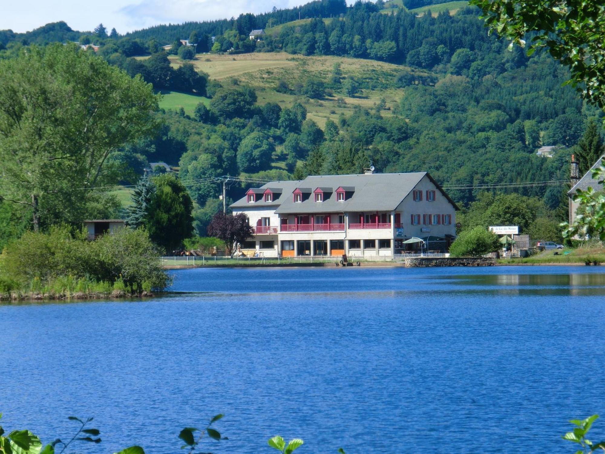 Le Lac Des Moines Condat  エクステリア 写真