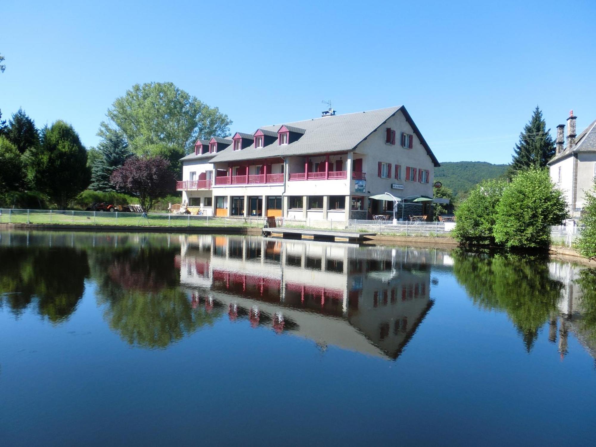 Le Lac Des Moines Condat  エクステリア 写真