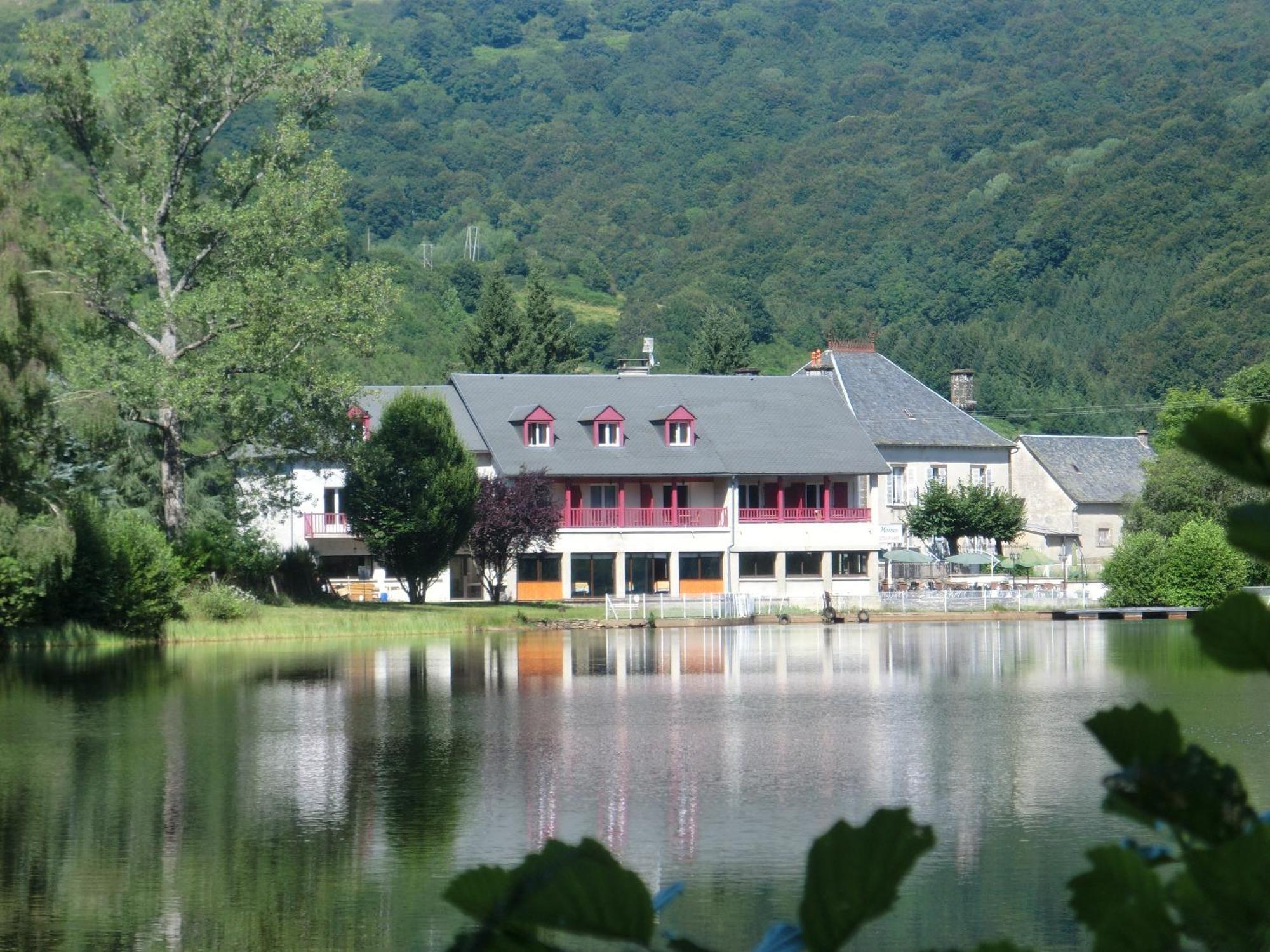 Le Lac Des Moines Condat  エクステリア 写真